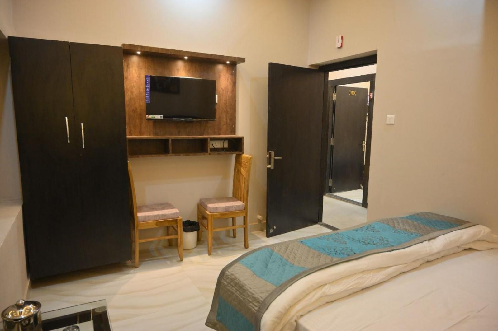 Hotel Ps Residency Varanasi Esterno foto