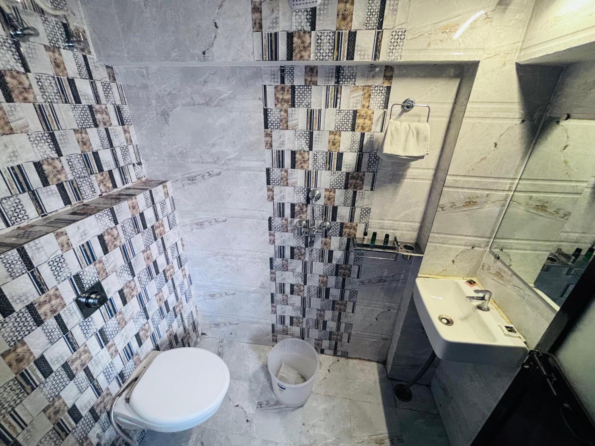 Hotel Ps Residency Varanasi Esterno foto