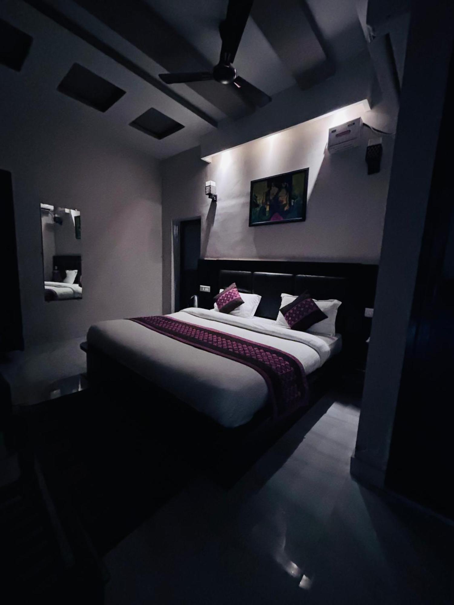 Hotel Ps Residency Varanasi Esterno foto